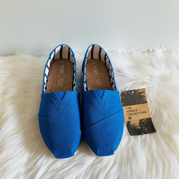 Toms Shoes - NWT Toms Classic Blue Crush Heritage Canvas Shoes!